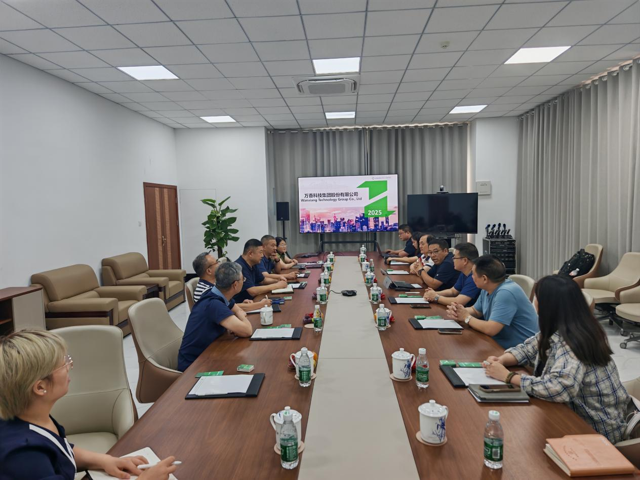 投资商林海先生一行赴园区宏邦公司 进行电子氟化液项目合作洽谈